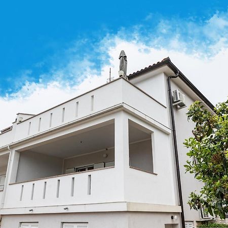 Apartmani Jasarevic Šilo Exterior foto